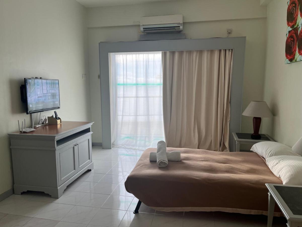 Paradise By The Sea In Penang By Veron At Rainbow Paradise Танджунг Бунга Екстериор снимка