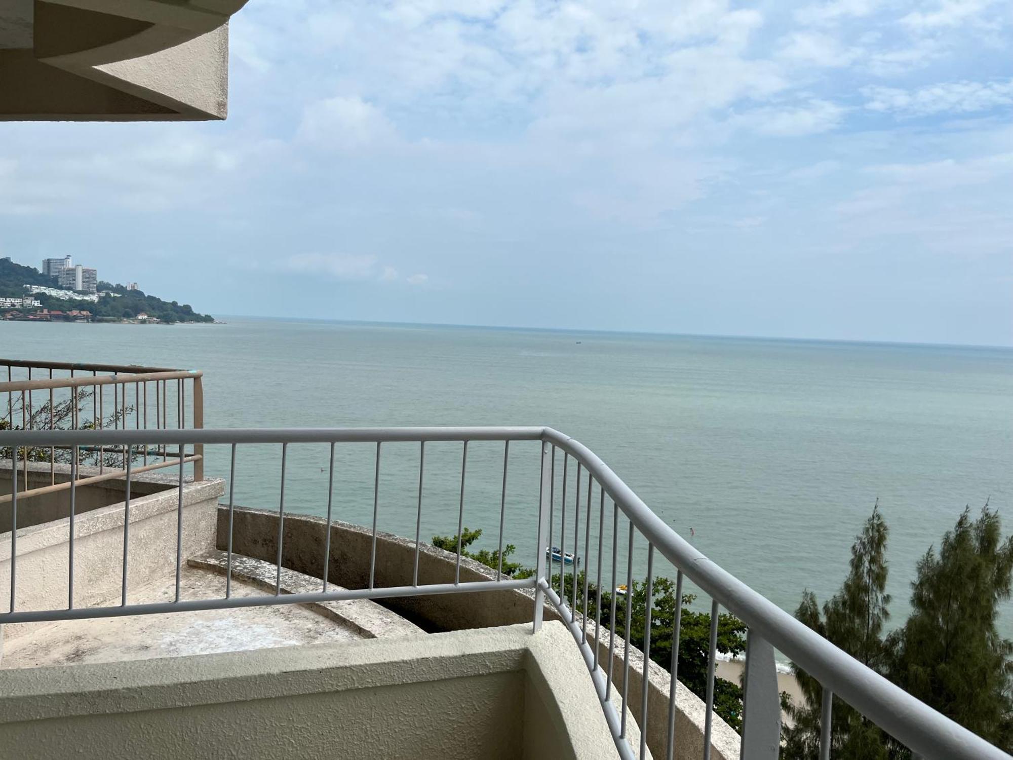 Paradise By The Sea In Penang By Veron At Rainbow Paradise Танджунг Бунга Екстериор снимка