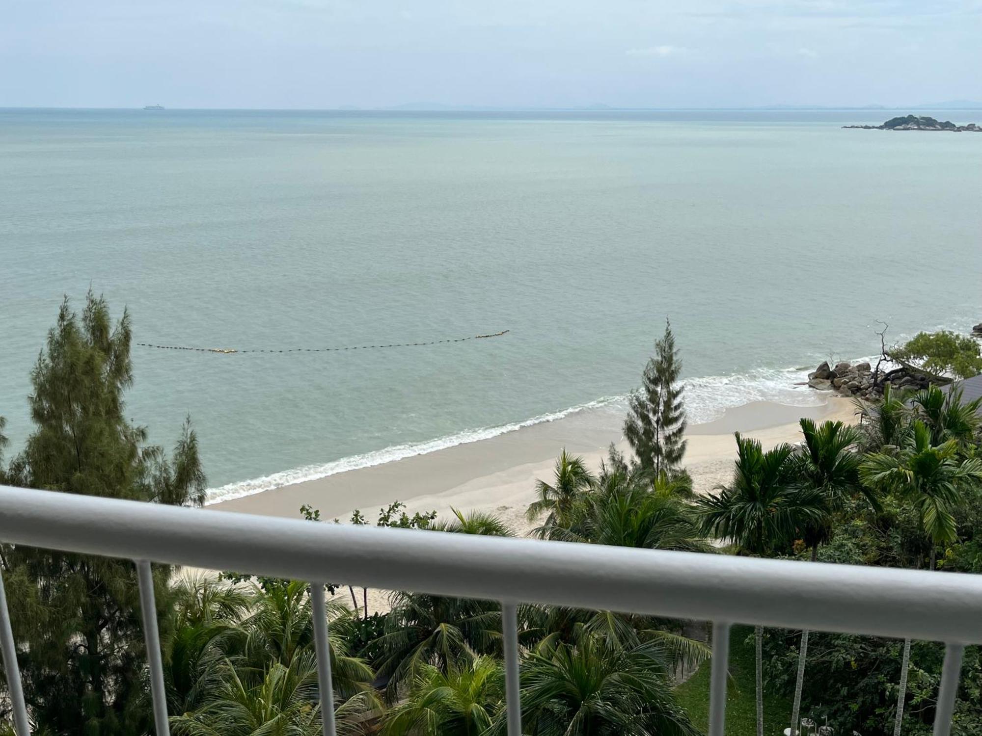Paradise By The Sea In Penang By Veron At Rainbow Paradise Танджунг Бунга Екстериор снимка