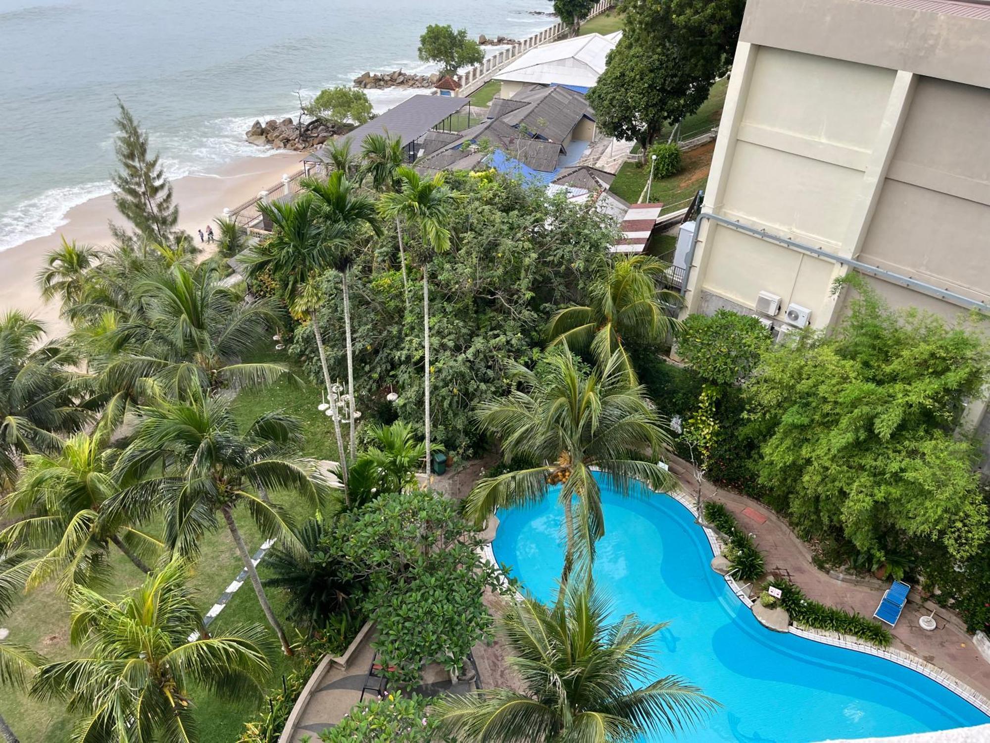 Paradise By The Sea In Penang By Veron At Rainbow Paradise Танджунг Бунга Екстериор снимка